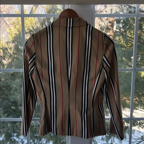 Burberry Women's Multicolor Striped Blazer in Excellent Condition - Picture 4 of 11